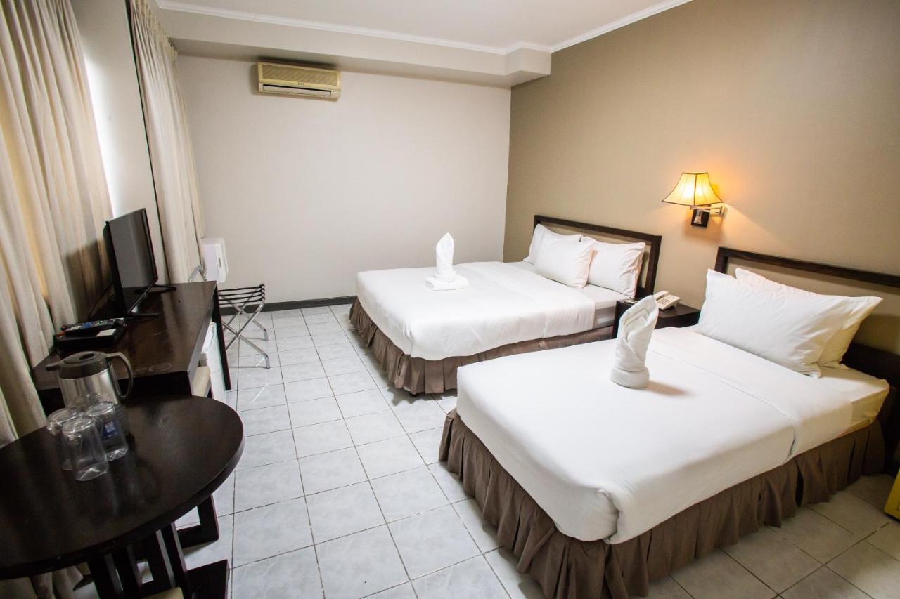 Northwest Inn Баколод Екстер'єр фото